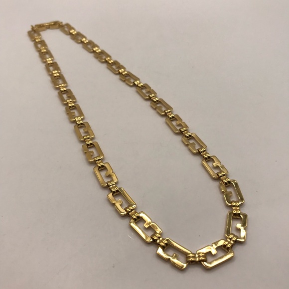 GIVENCHY Elegant Gold-Tone Collar Necklace - Picture 4 of 7